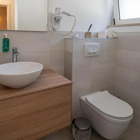 Bed and Breakfast Blu Ρόβινι